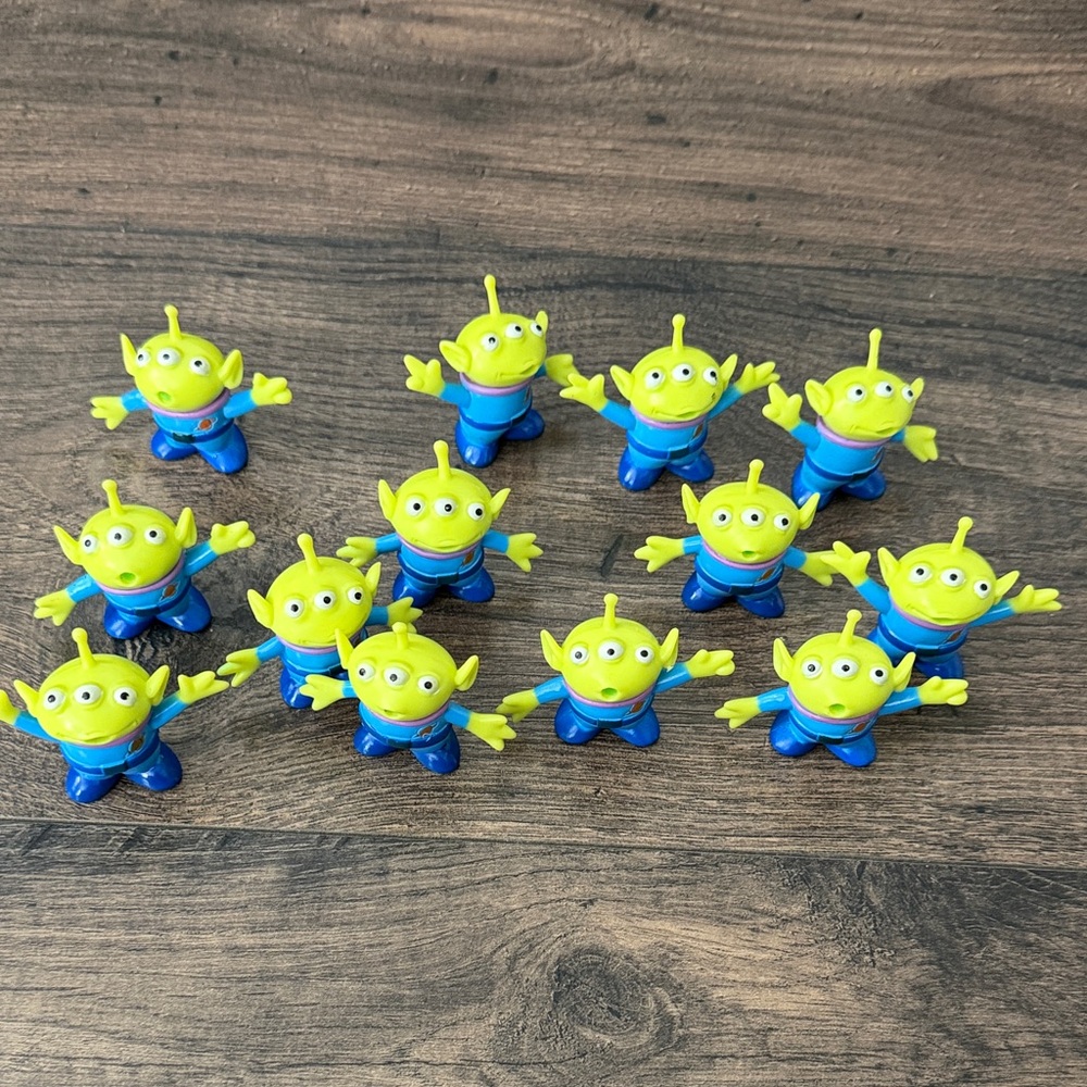 Disney Toy Story Alien Figurine Set - Green and Blue (13)